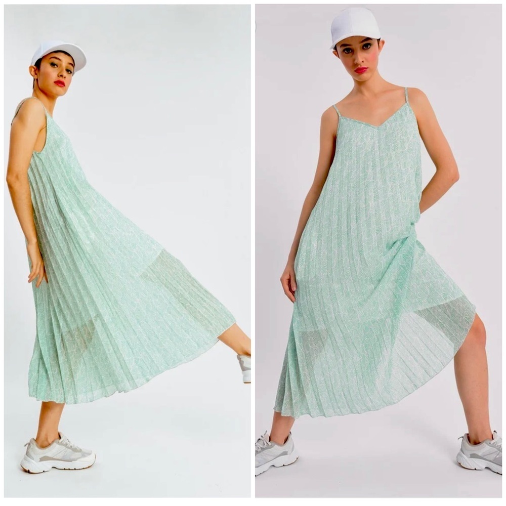 NEW Lili Sidonio Boho Pleated Light Green Pop Vasa Midi Summer Dress Size XS